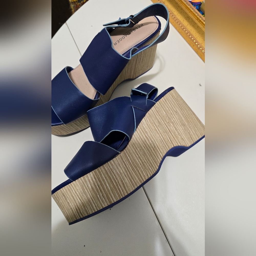 Platform sandals